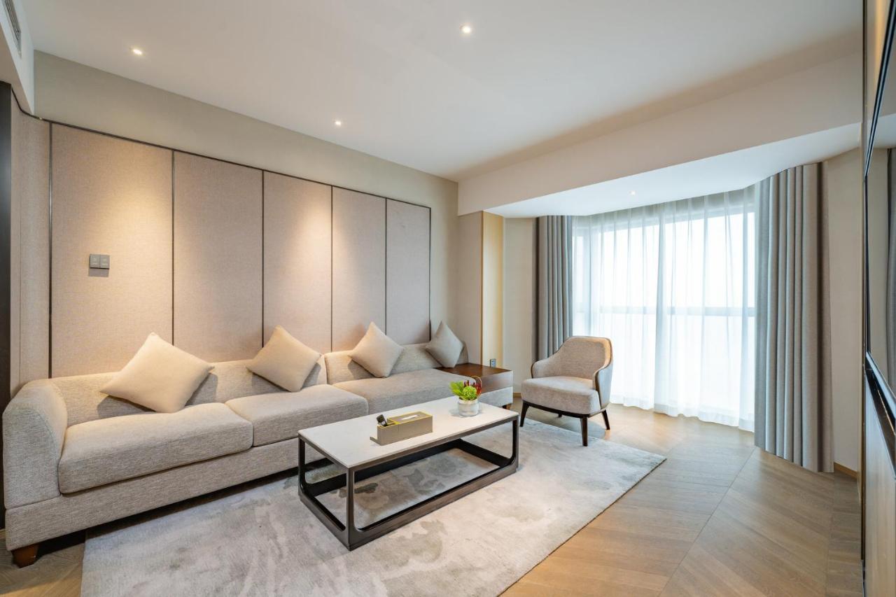 Holiday Inn Shanghai Huaxia By Ihg - Overlooking City Scenery At Sky View Restaurant Екстер'єр фото
