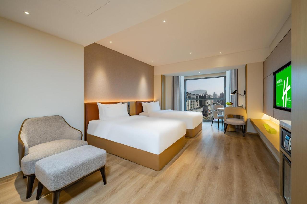 Holiday Inn Shanghai Huaxia By Ihg - Overlooking City Scenery At Sky View Restaurant Екстер'єр фото