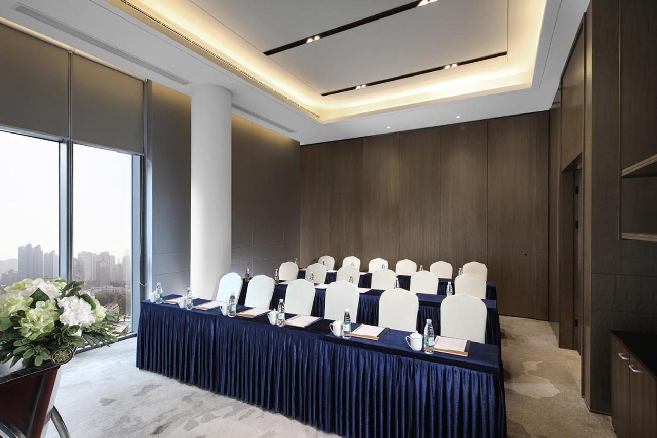 Holiday Inn Shanghai Huaxia By Ihg - Overlooking City Scenery At Sky View Restaurant Екстер'єр фото