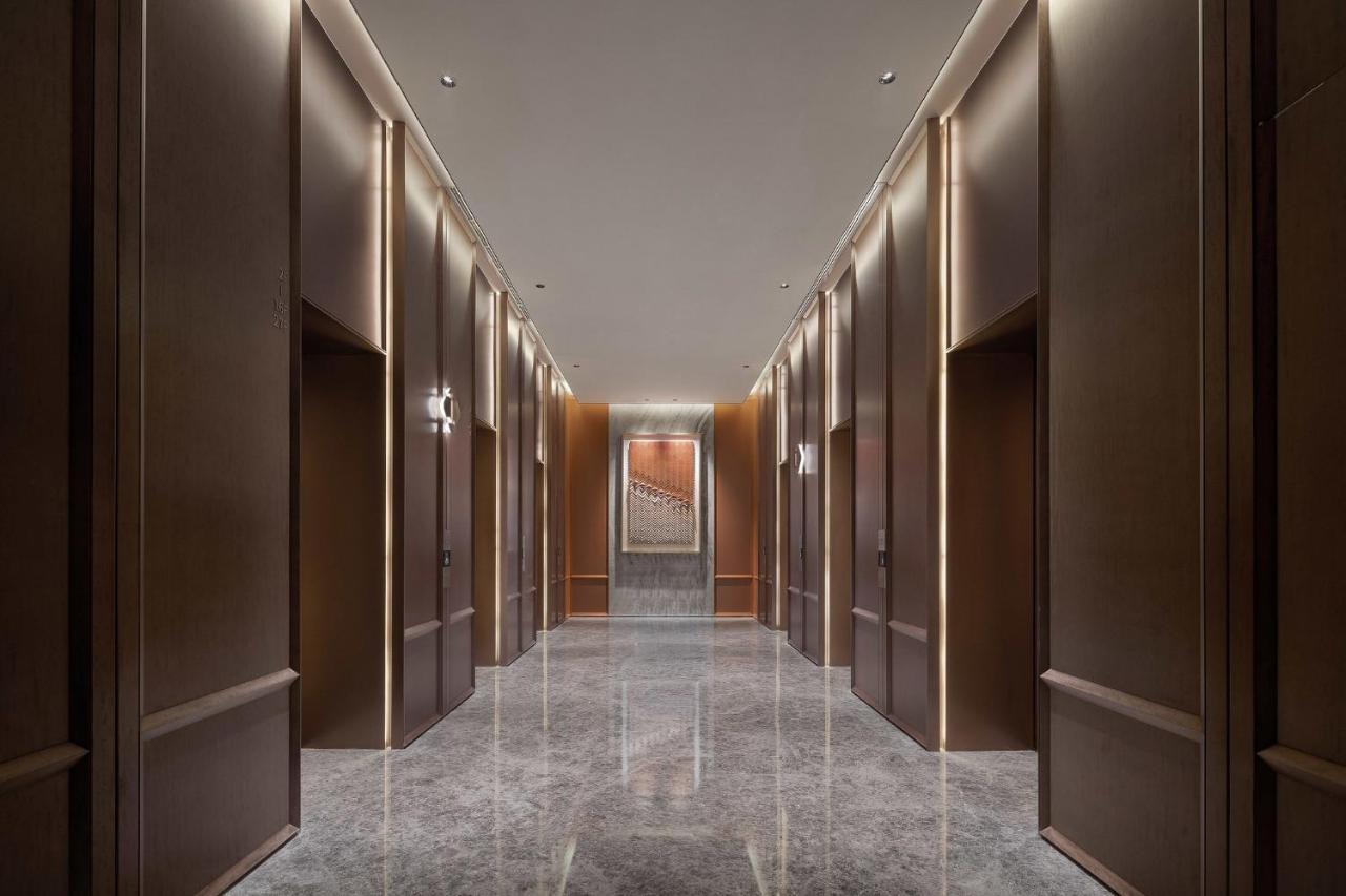 Holiday Inn Shanghai Huaxia By Ihg - Overlooking City Scenery At Sky View Restaurant Екстер'єр фото
