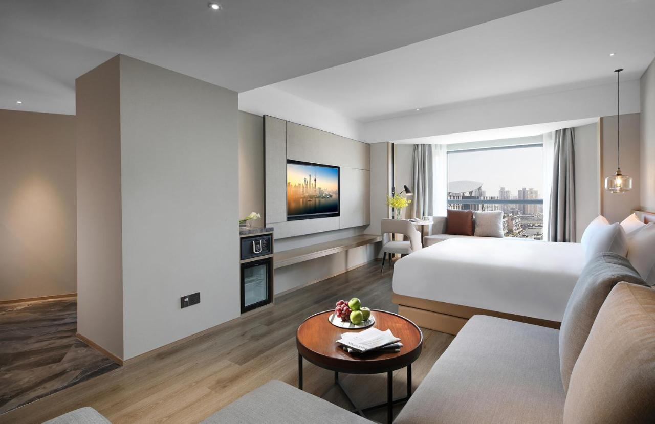 Holiday Inn Shanghai Huaxia By Ihg - Overlooking City Scenery At Sky View Restaurant Екстер'єр фото