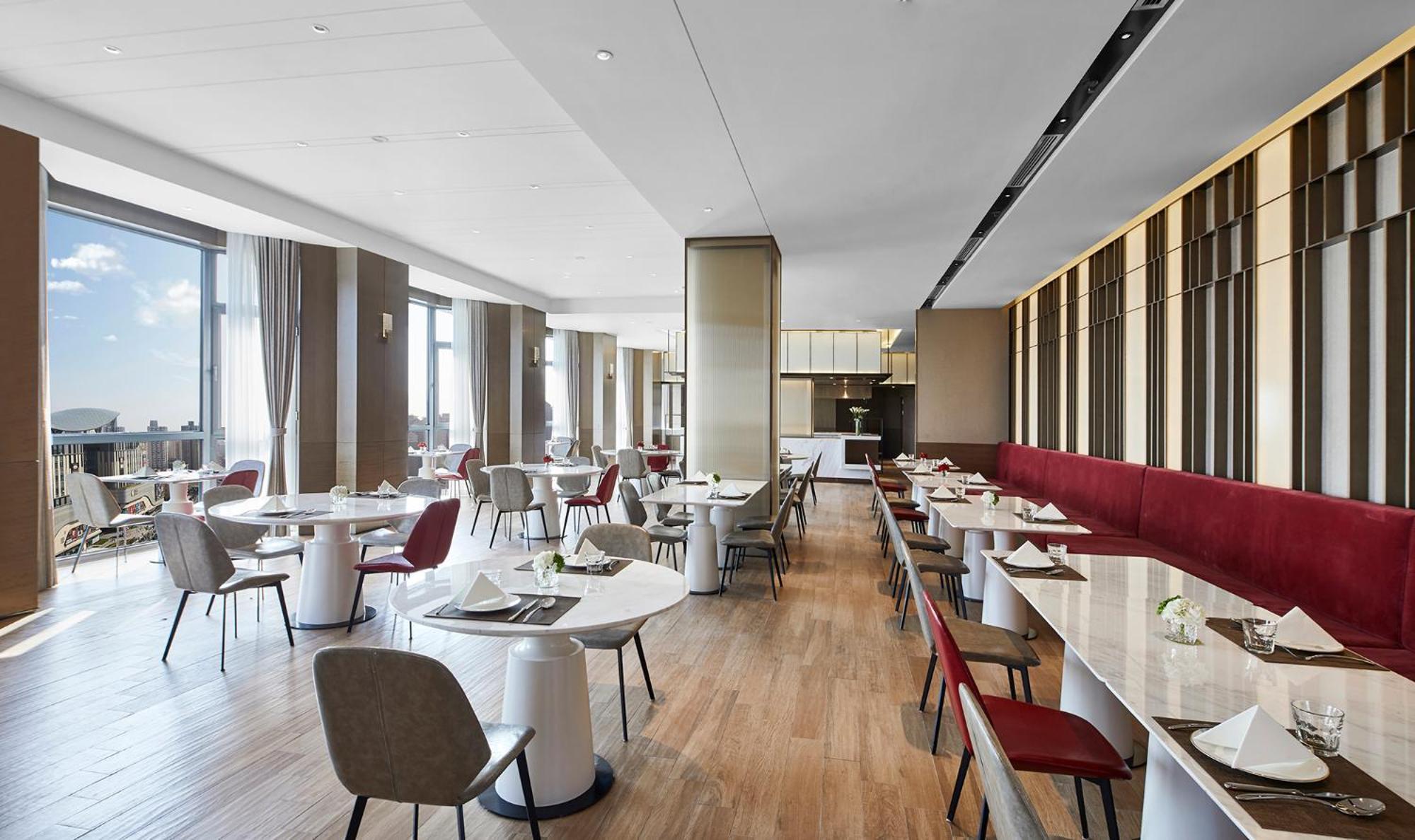 Holiday Inn Shanghai Huaxia By Ihg - Overlooking City Scenery At Sky View Restaurant Екстер'єр фото