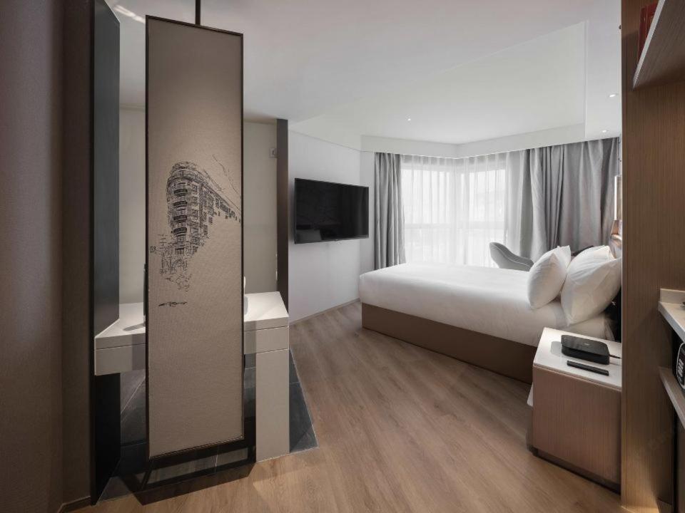 Holiday Inn Shanghai Huaxia By Ihg - Overlooking City Scenery At Sky View Restaurant Екстер'єр фото